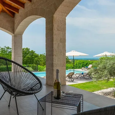 Villa Family Maria With Pool In Vizinada *
