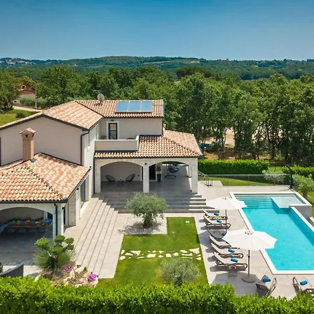 Villa Family Maria With Pool In Vizinada *